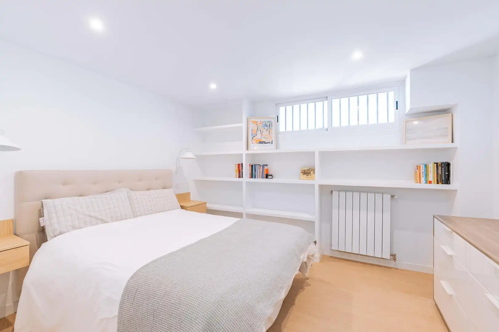 Schlafzimmer von Einfamilien-Reihenhaus zur Miete in Boadilla del Monte mit Klimaanlage, Heizung und Privatgarten
