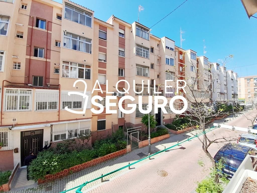 Flat to rent in Alfarnate, Ciudad Universitaria