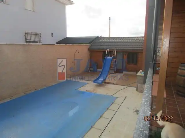 Chalet con piscina en venta en Valdepeñas, imagen 2