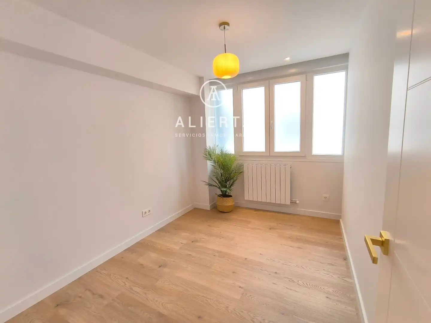 Habitación de Piso de alquiler en Zaragoza con Aire acondicionado, Calefacción y Terraza