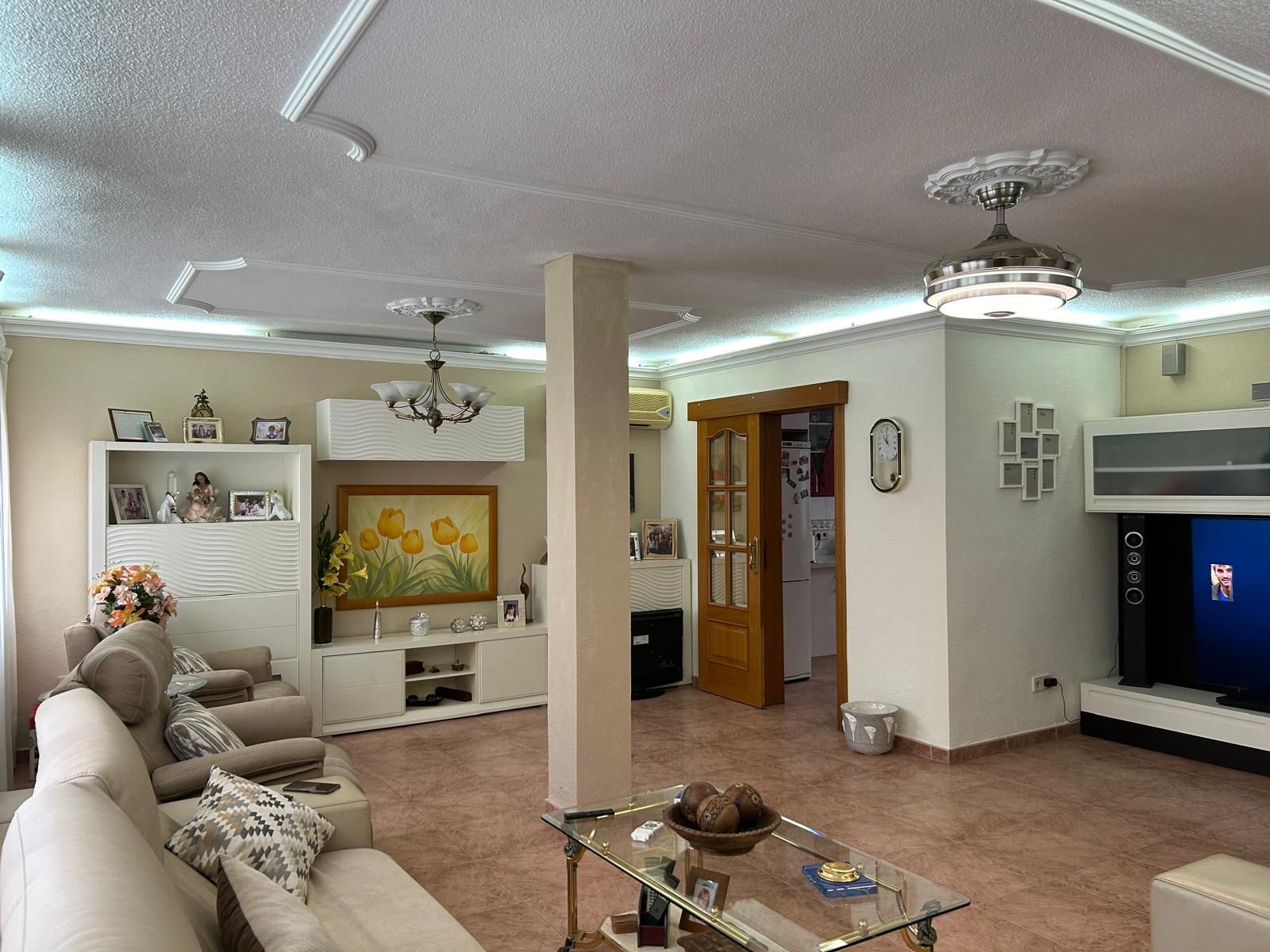 Sala d'estar de Casa adosada en venda en Cartagena amb Aire condicionat