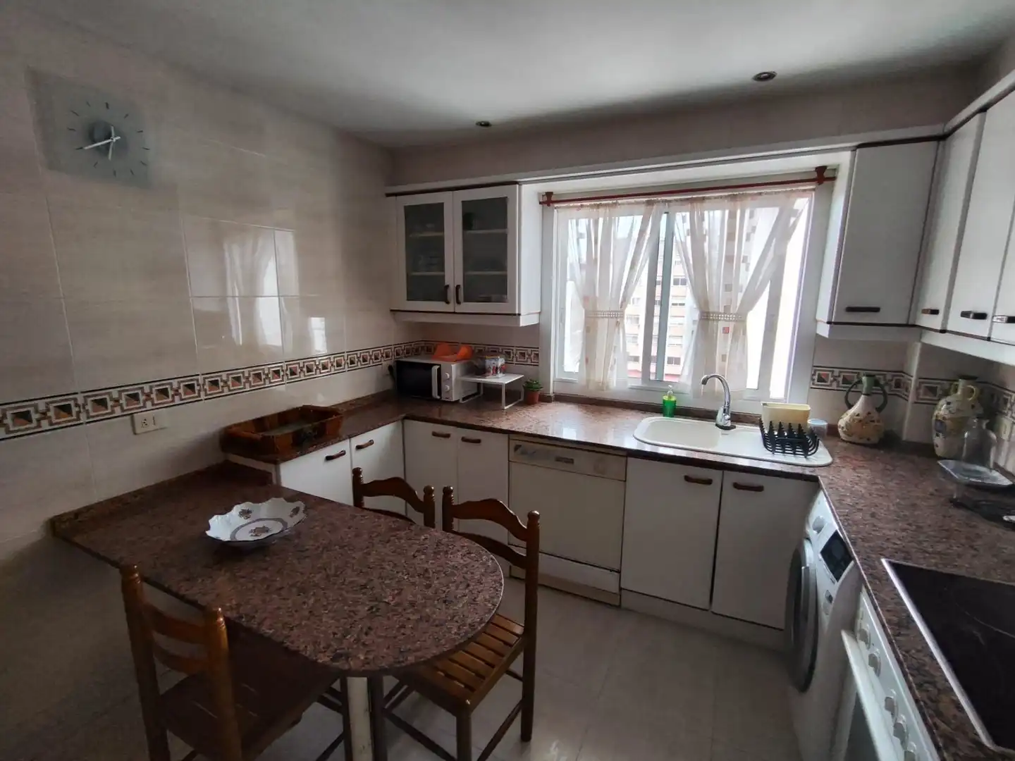 Cocina de Piso de alquiler en A Coruña Capital  con Calefacción y Amueblado