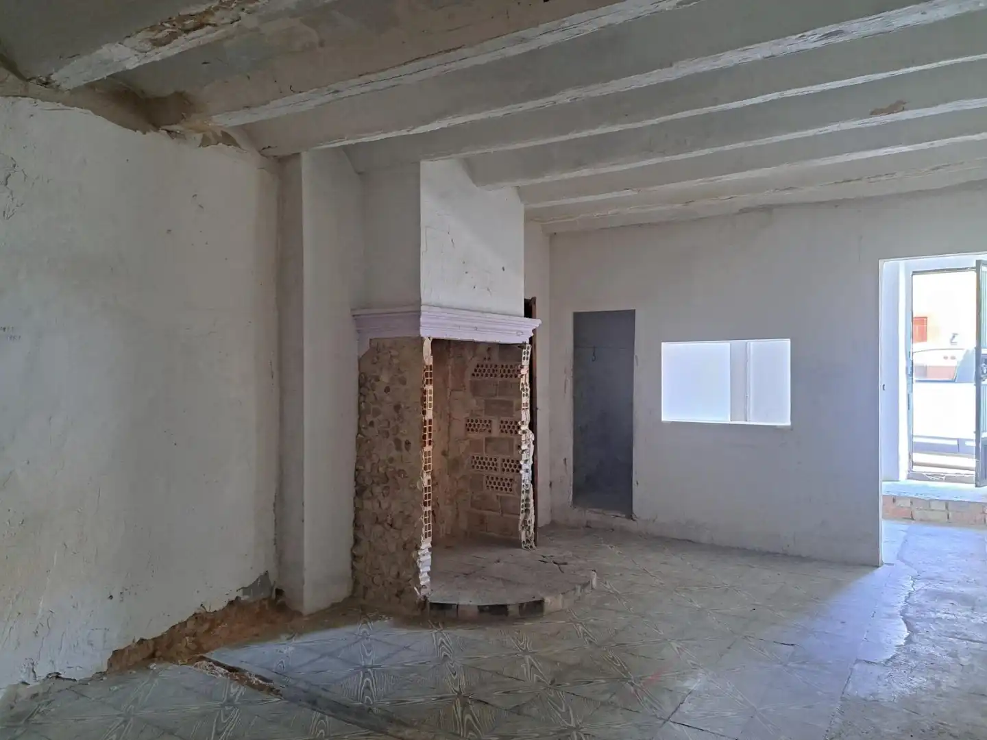 Houses for sale in Requena  with Terrace and Storage room