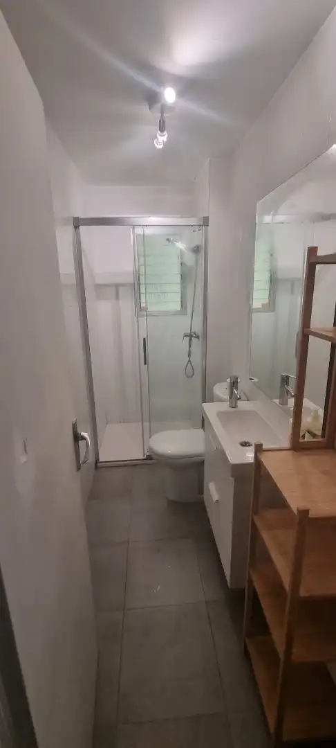 Baño de Piso en venta en Moncada con Amueblado, Horno y Lavadora