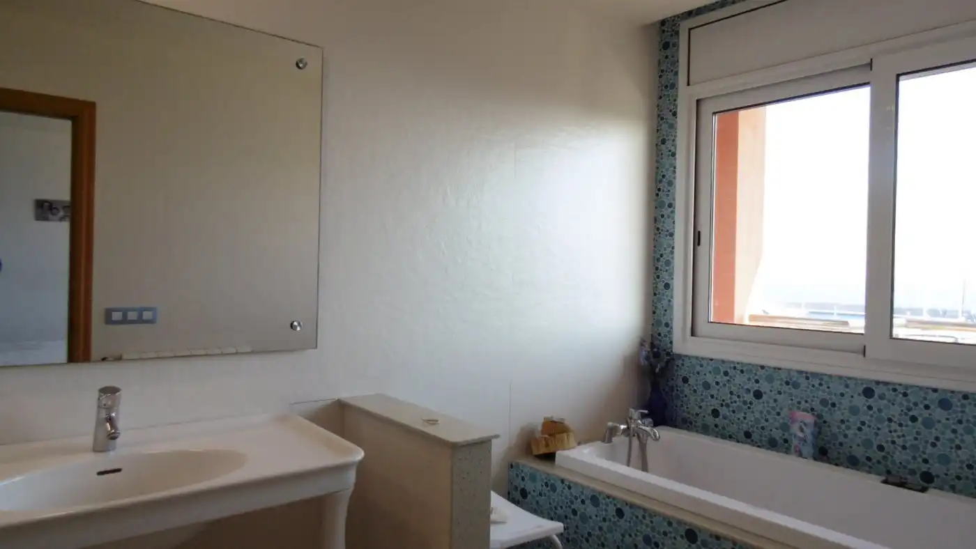 Baño de Finca rústica en venta en Palamós con Calefacción, Jardín privado y Terraza