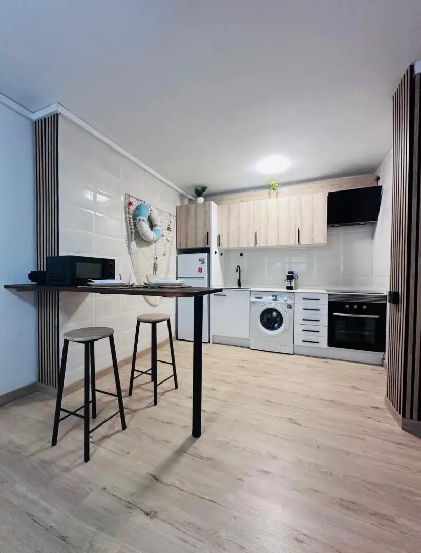Appartamento con terrazza in vendita a Carrer d'Amadeu Vives, imagen 2