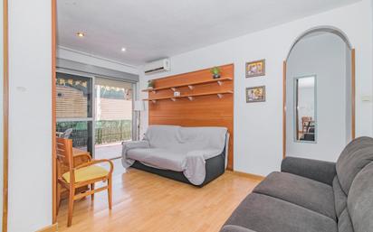 Bedroom of Flat for sale in  Granada Capital  with Air Conditioner and Terrace