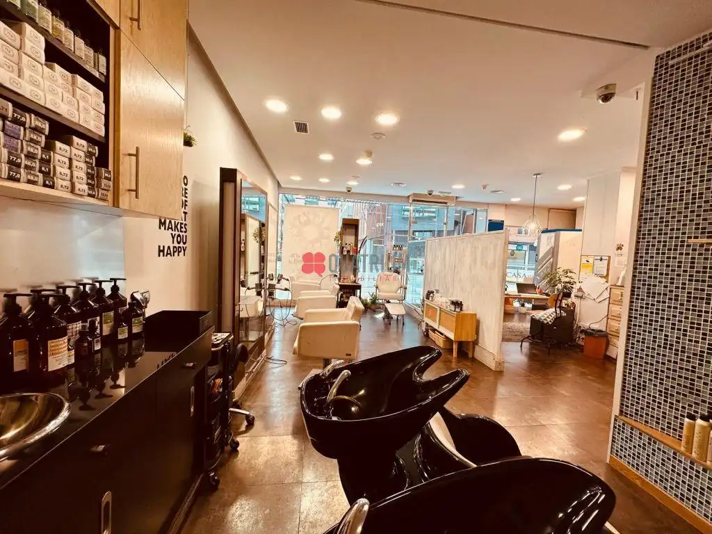 Commercial properties for sale in Santiago de Compostela   with Air Conditioner and Furnished
