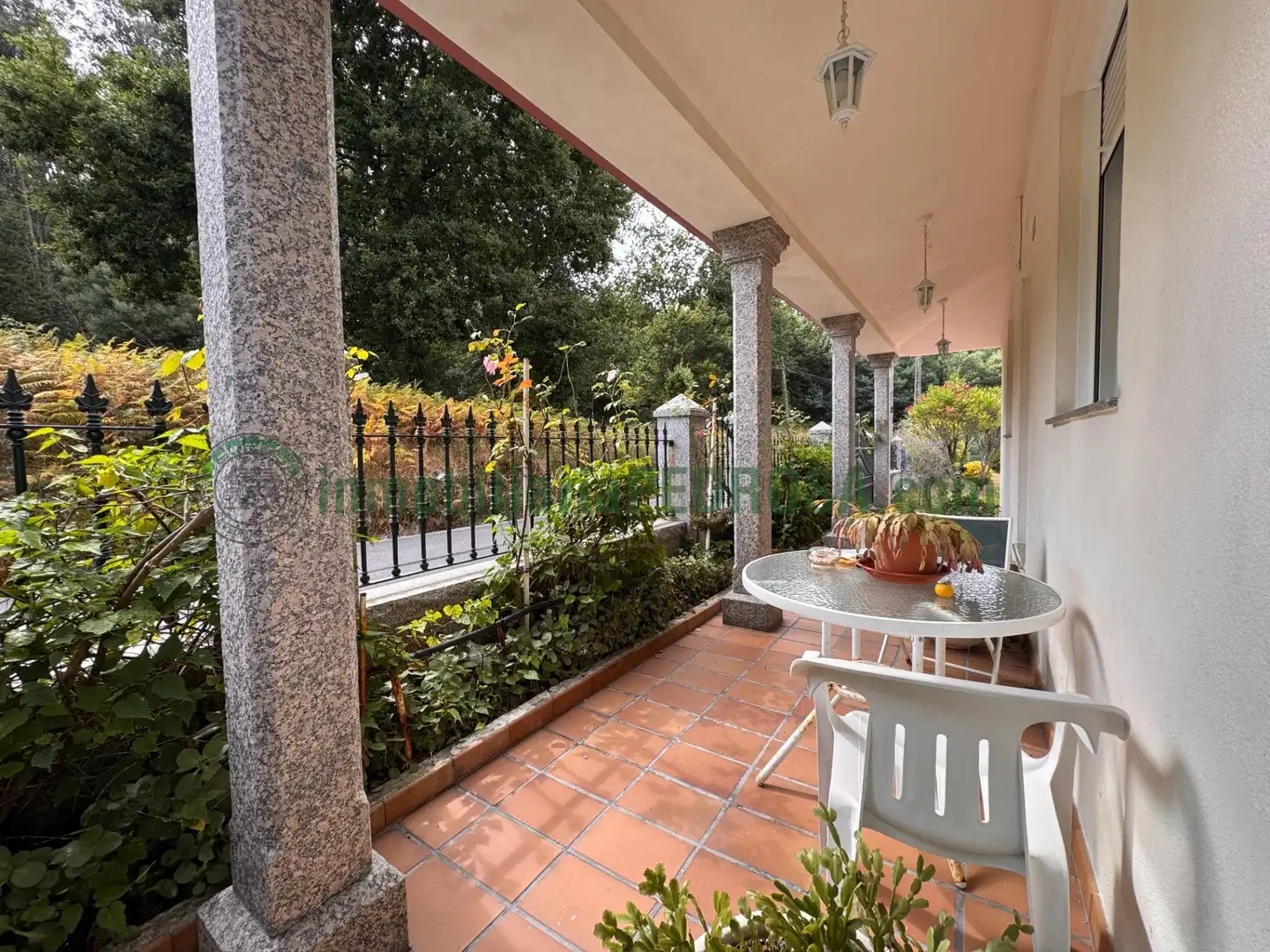 Terrassa de Casa o xalet en venda en Pontevedra Capital  amb Calefacció i Jardí privat