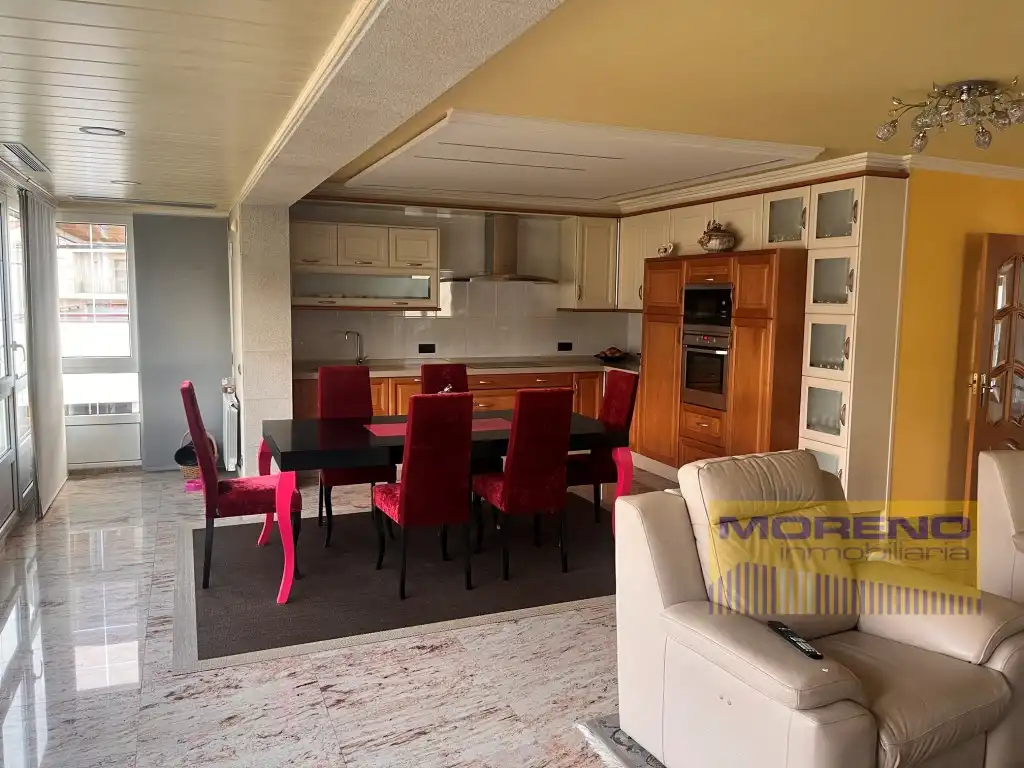 Menjador de Casa o xalet en venda en Sarria