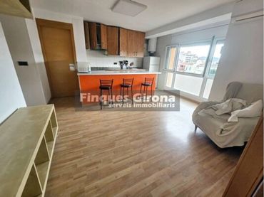Piso con balcón en venta en Calle Garbí
