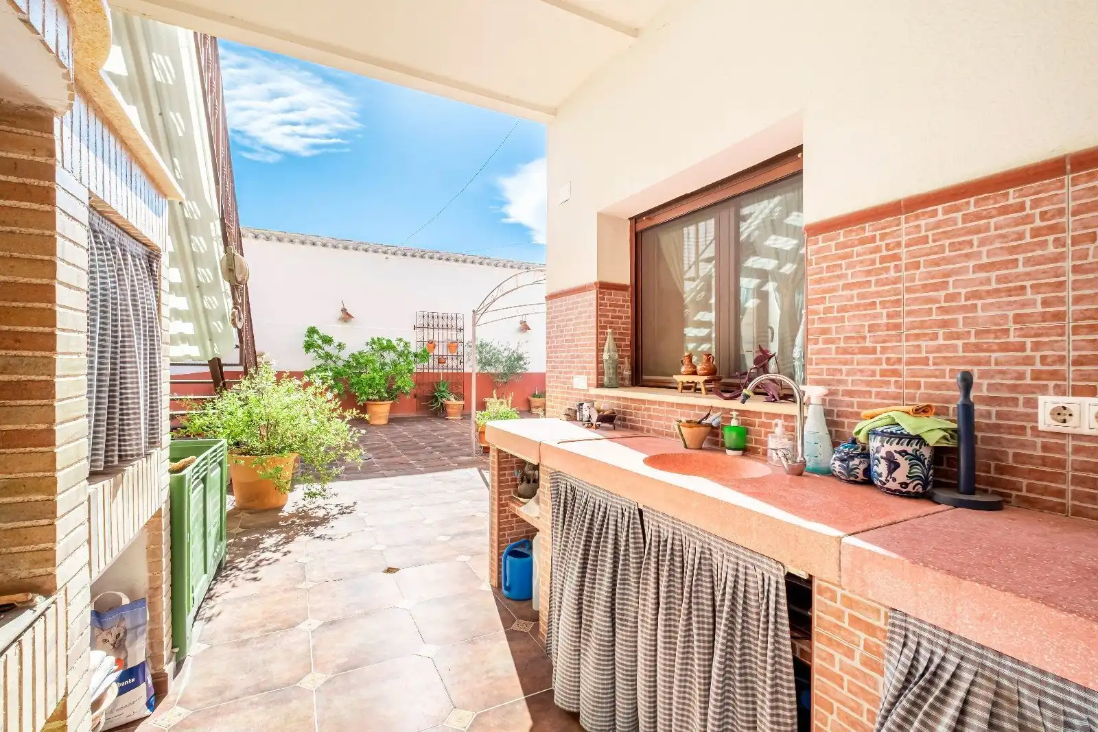 Jardí de Casa o xalet en venda en El Pinós / Pinoso amb Calefacció, Terrassa i Traster
