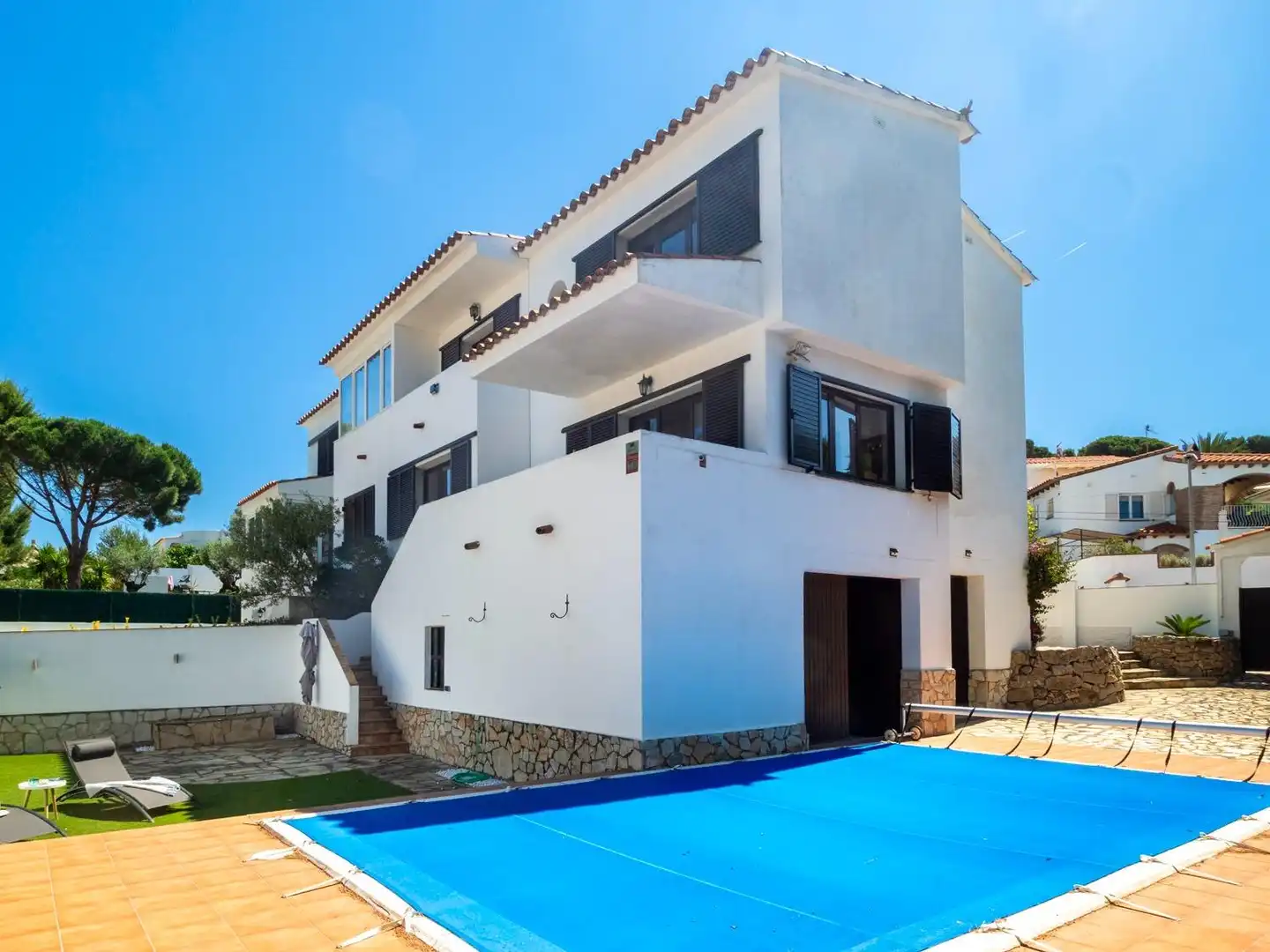Vista exterior de Casa o chalet en venta en L'Escala con Jardín privado, Terraza y Piscina