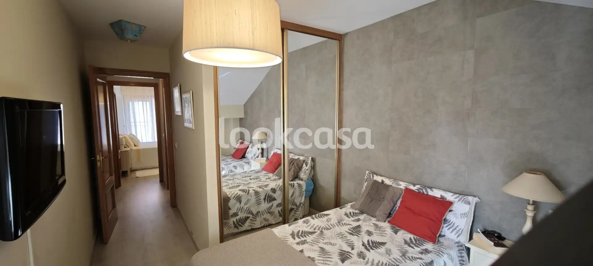 Habitación de Ático en venta en Sanxenxo con Calefacción, Parquet y Terraza