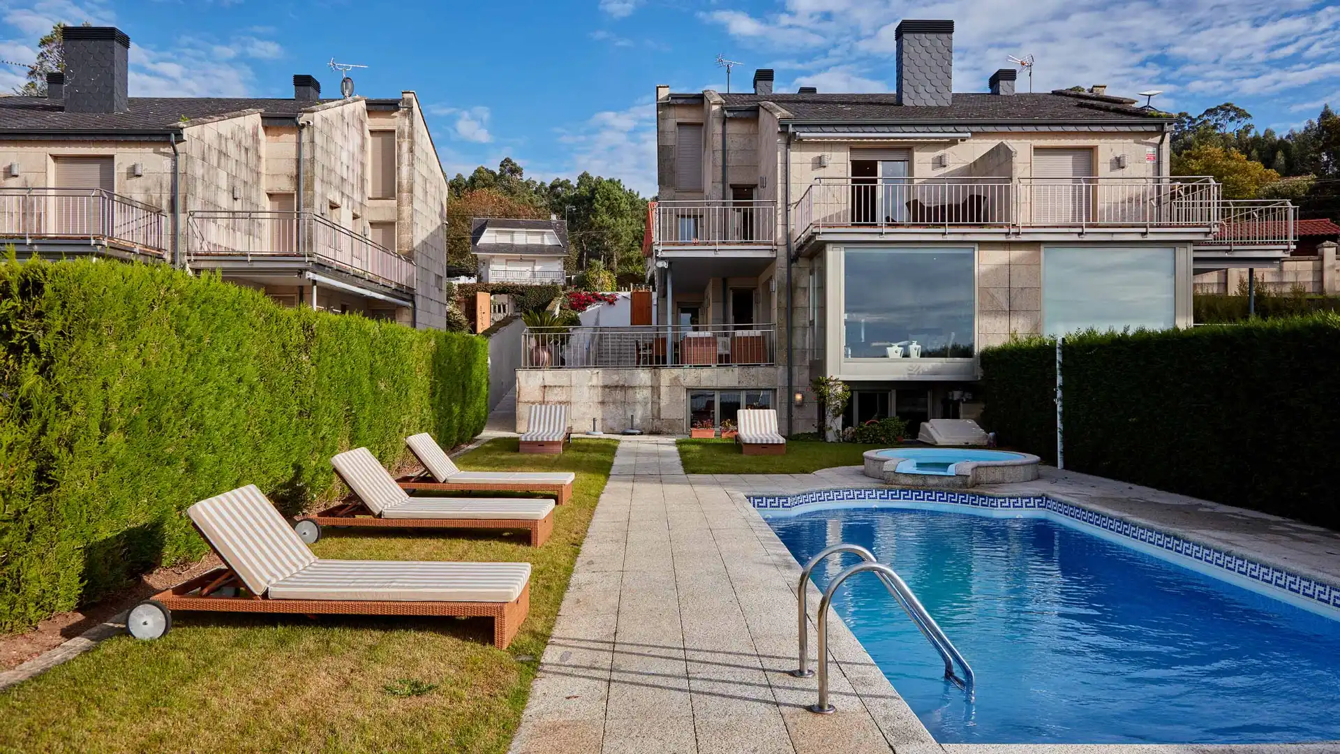 Jardín de Casa adosada en venta en Sanxenxo con Calefacción, Jardín privado y Parquet