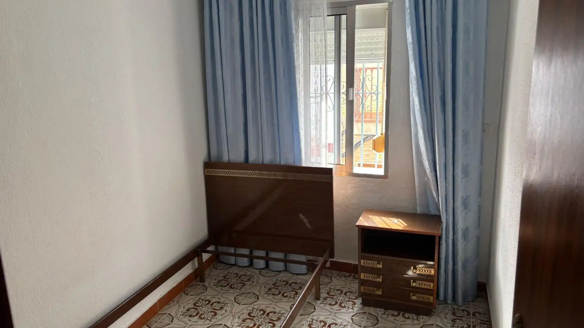 Bedroom of Houses for sale in Sevilla  with Air Conditioner, Terrace and Furnished