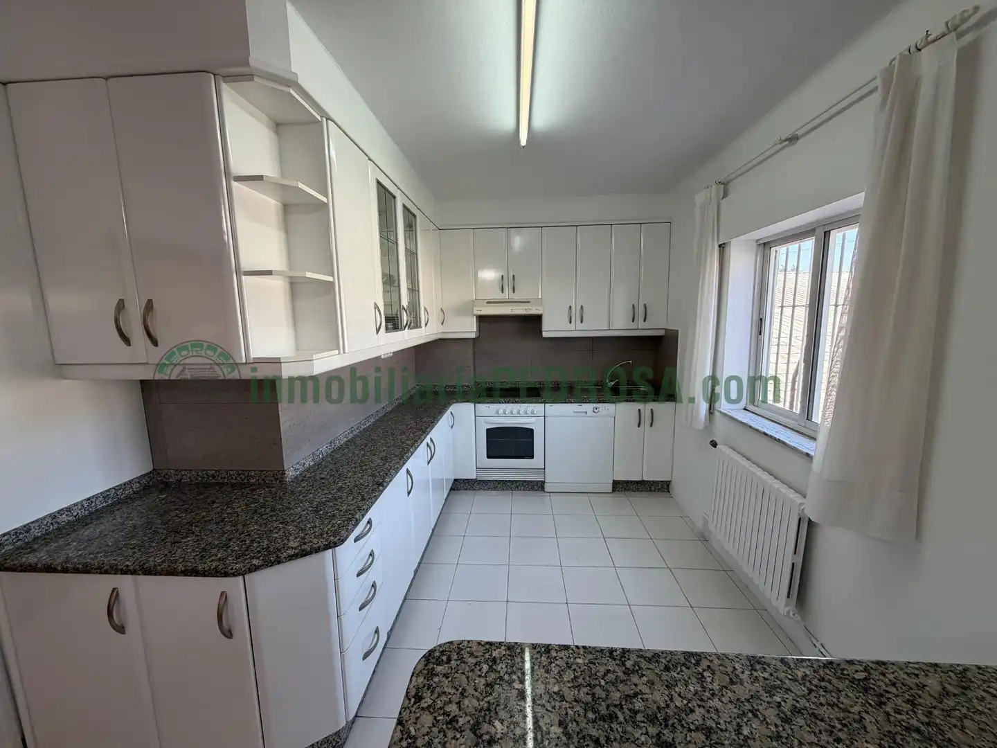 Cocina de Piso de alquiler en Pontevedra Capital  con Calefacción, Amueblado y Balcón