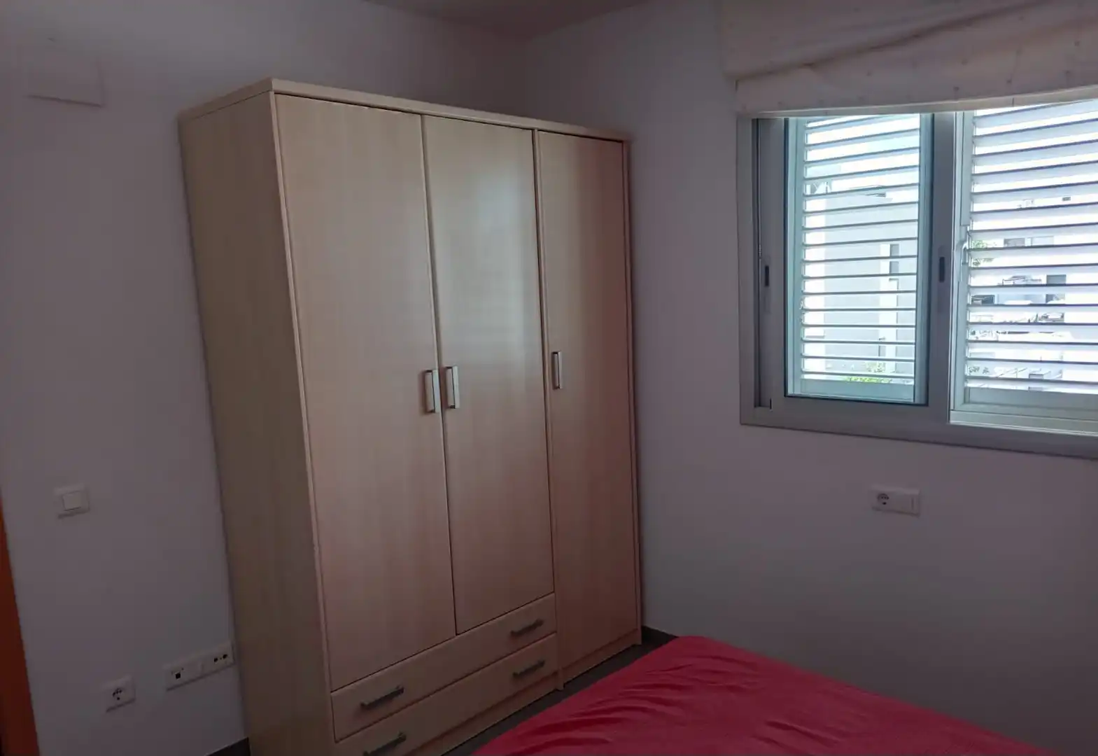 Habitación de Casa adosada en venta en Mont-roig del Camp con Aire acondicionado, Jardín privado y Terraza