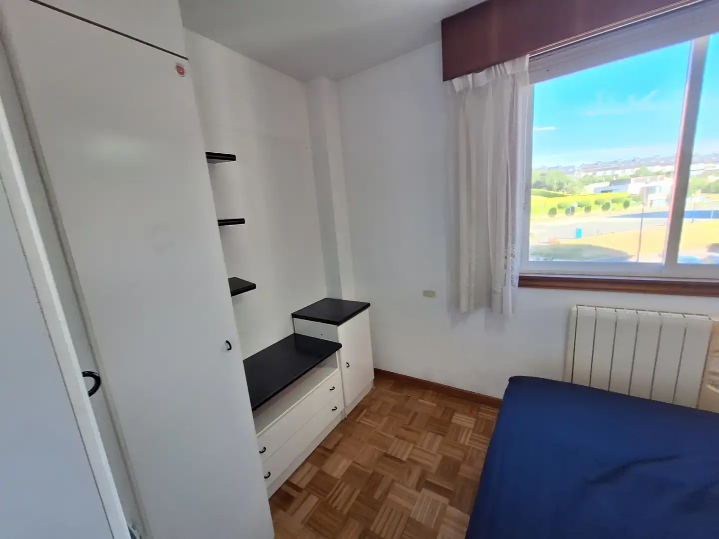 Habitación de Piso de alquiler en Culleredo con Amueblado, Horno y Balcón