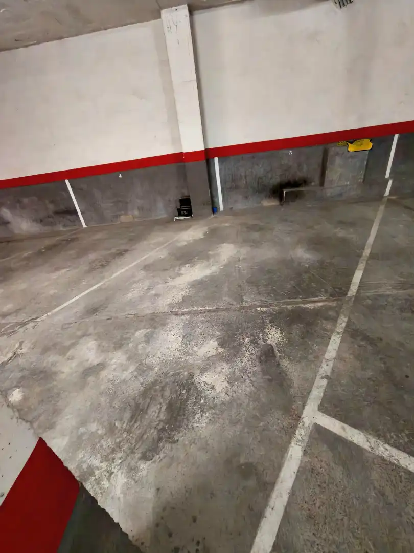 Garage for rent in Carrer de Salvà, El Poble Sec - Parc de Montjuïc