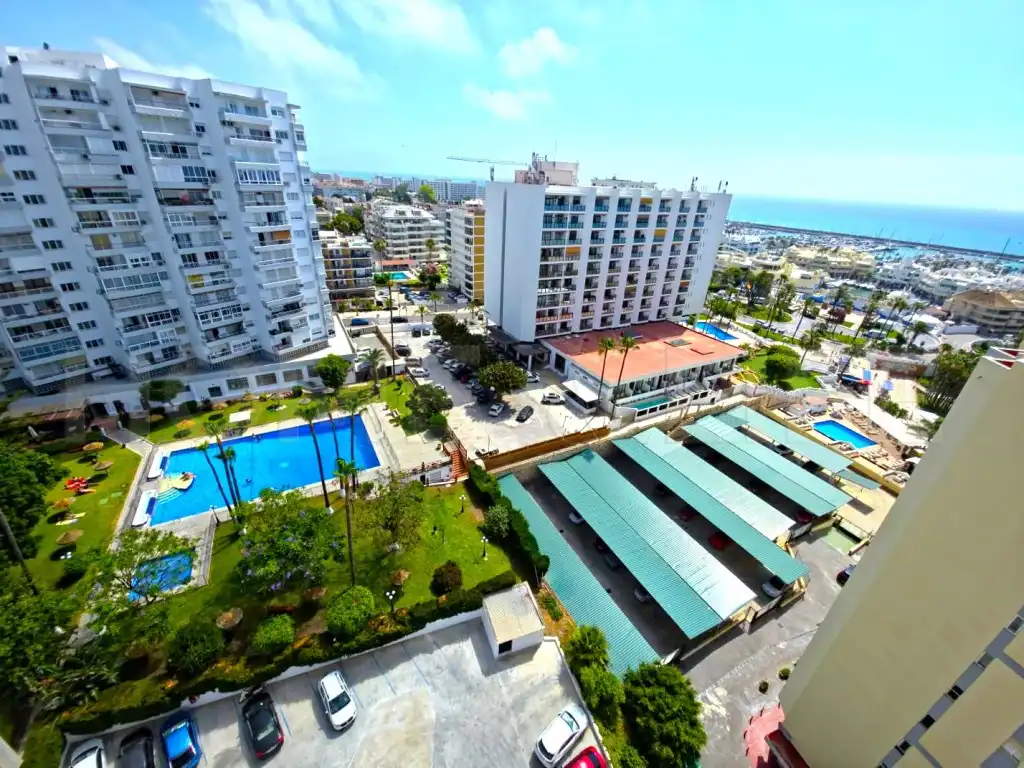 Außenansicht von Wohnungen zum Verkauf in Benalmádena mit Privatgarten, Möbliert und Gemeinschaftspool