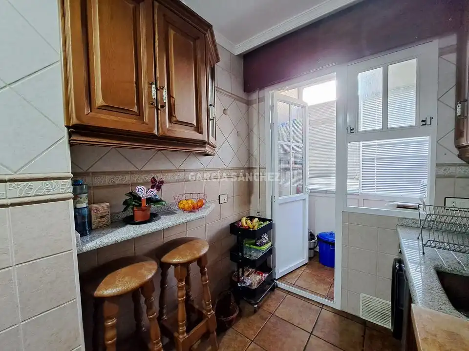 Kitchen of Flat for sale in A Pobra do Caramiñal  with Furnished