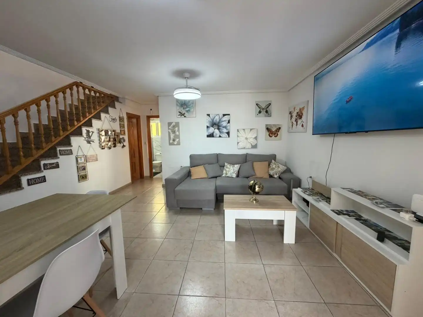 Sala d'estar de Casa o xalet de lloguer en Bigastro amb Aire condicionat i Moblat
