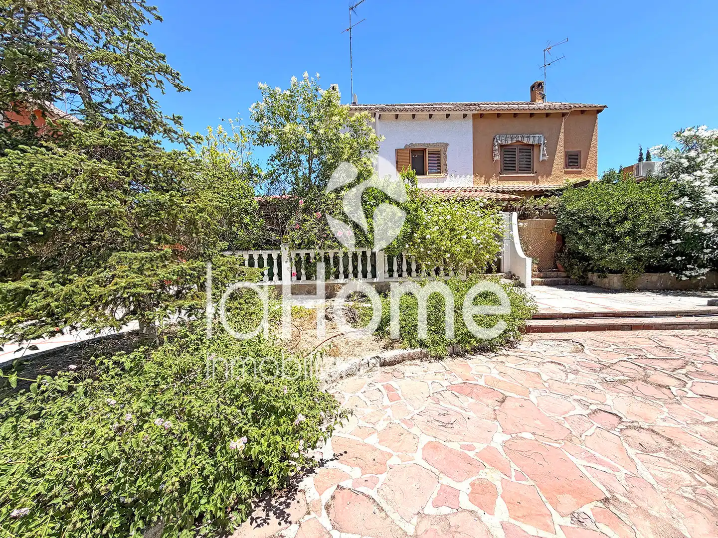 Garden of Detached homes for sale in Paterna  with Air Conditioner, Heating and Terrace