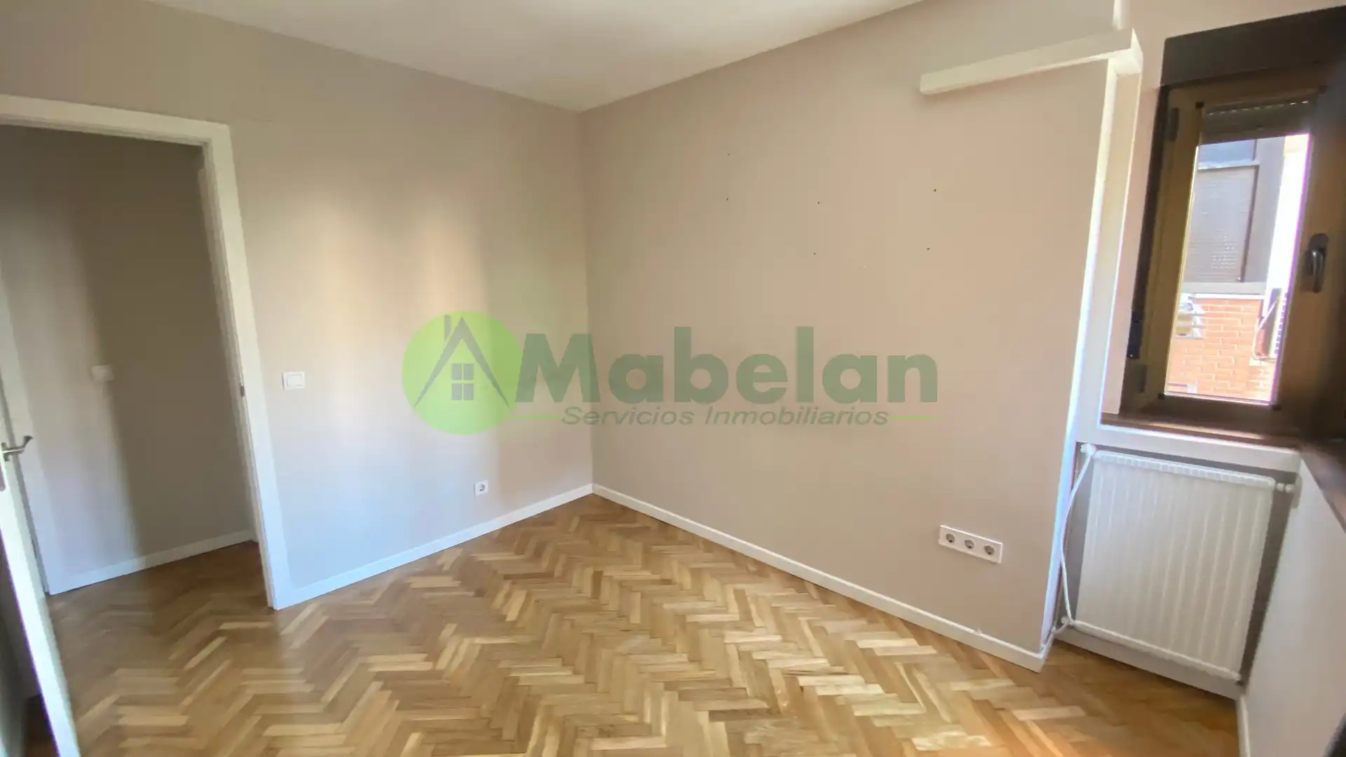 Habitación de Piso de alquiler en Madrid con Calefacción y Piscina comunitaria