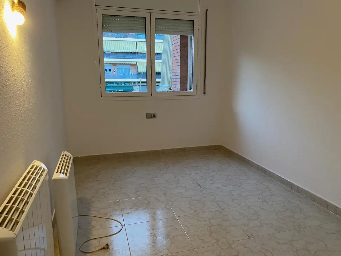 Habitación de Piso en venta en Esparreguera con Calefacción y Horno