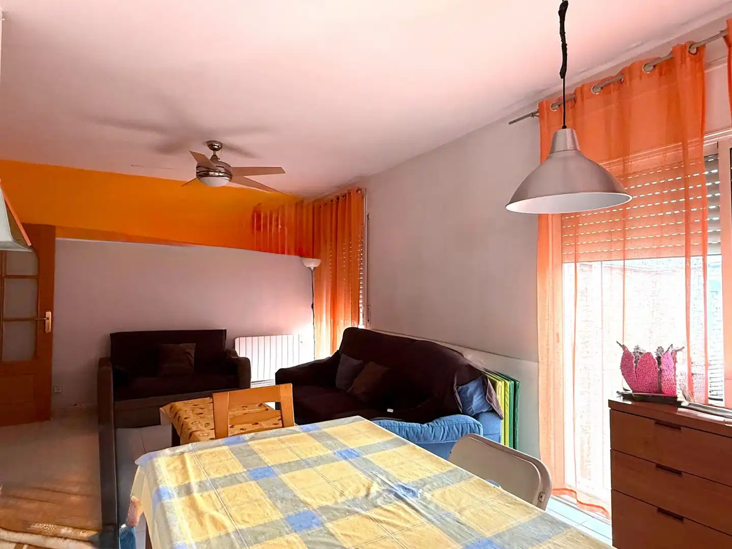 Sala d'estar de Casa adosada en venda en Sant Boi de Llobregat amb Terrassa i Traster