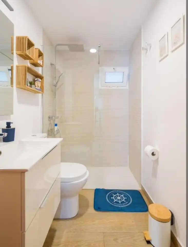 Badezimmer von Erdgeschoss zur Miete in San Bartolomé de Tirajana mit Terrasse, Möbliert und Gemeinschaftspool