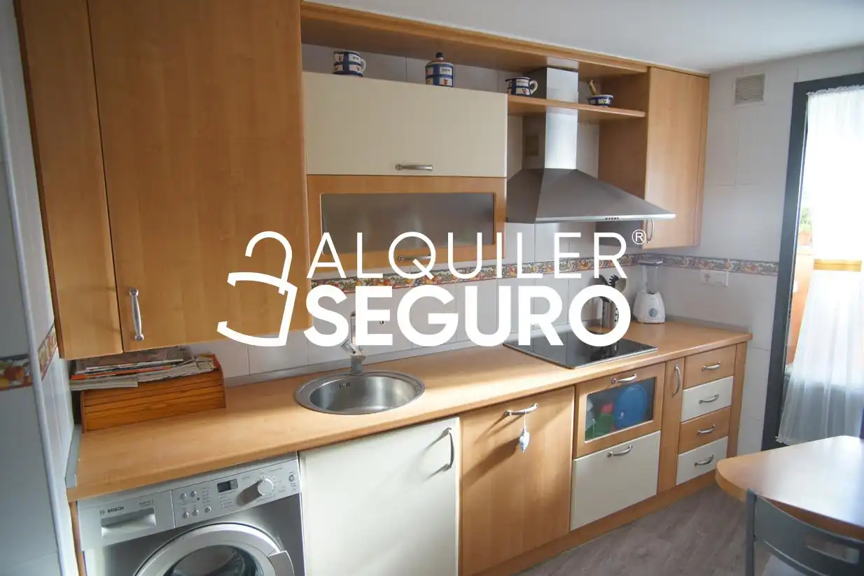 Cocina de Piso de alquiler en Valladolid con Calefacción y Amueblado