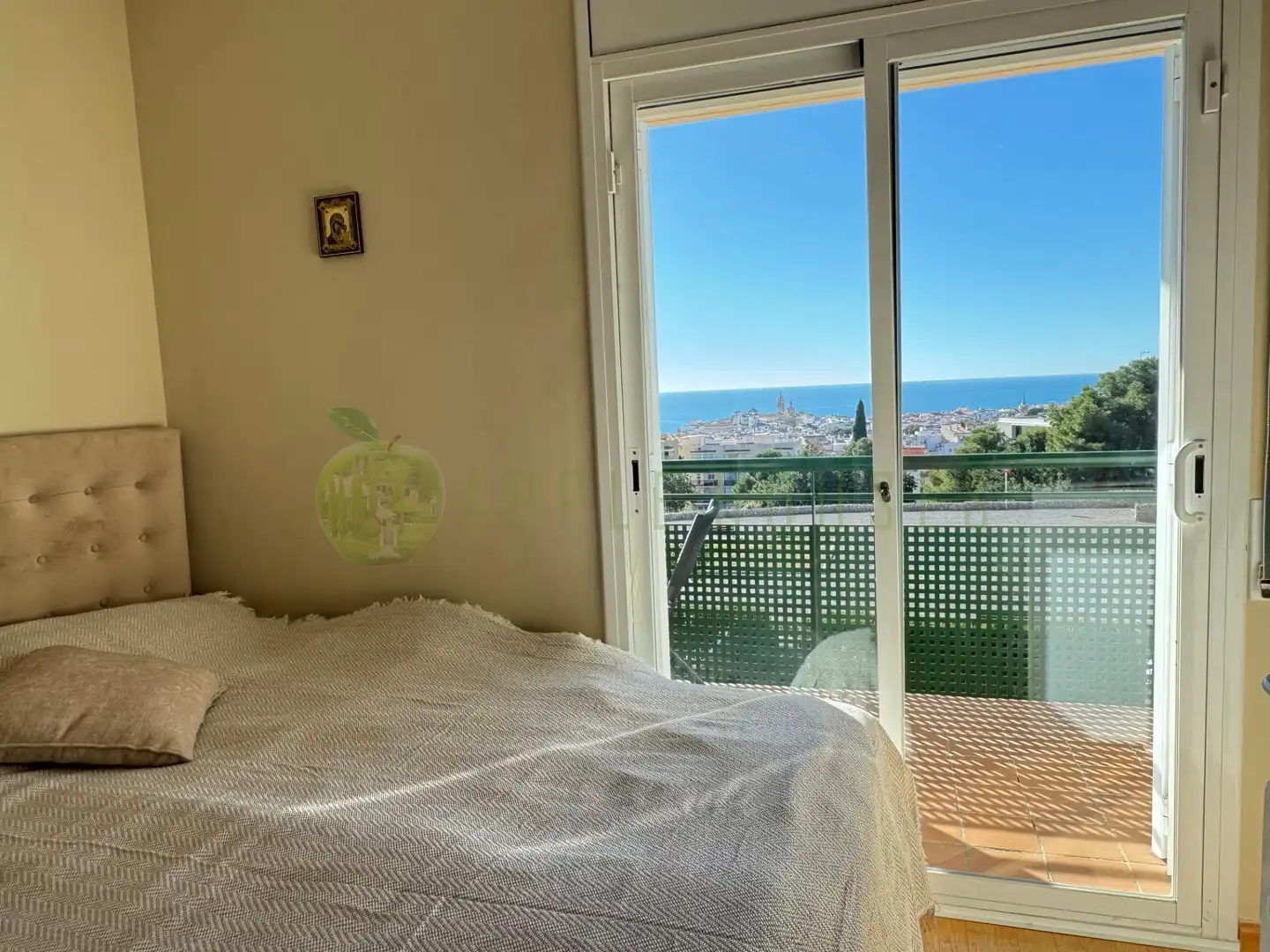 Habitación de Dúplex en venta en Sitges con Aire acondicionado, Calefacción y Jardín privado