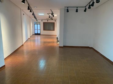 Local comercial en venda a Don Benito