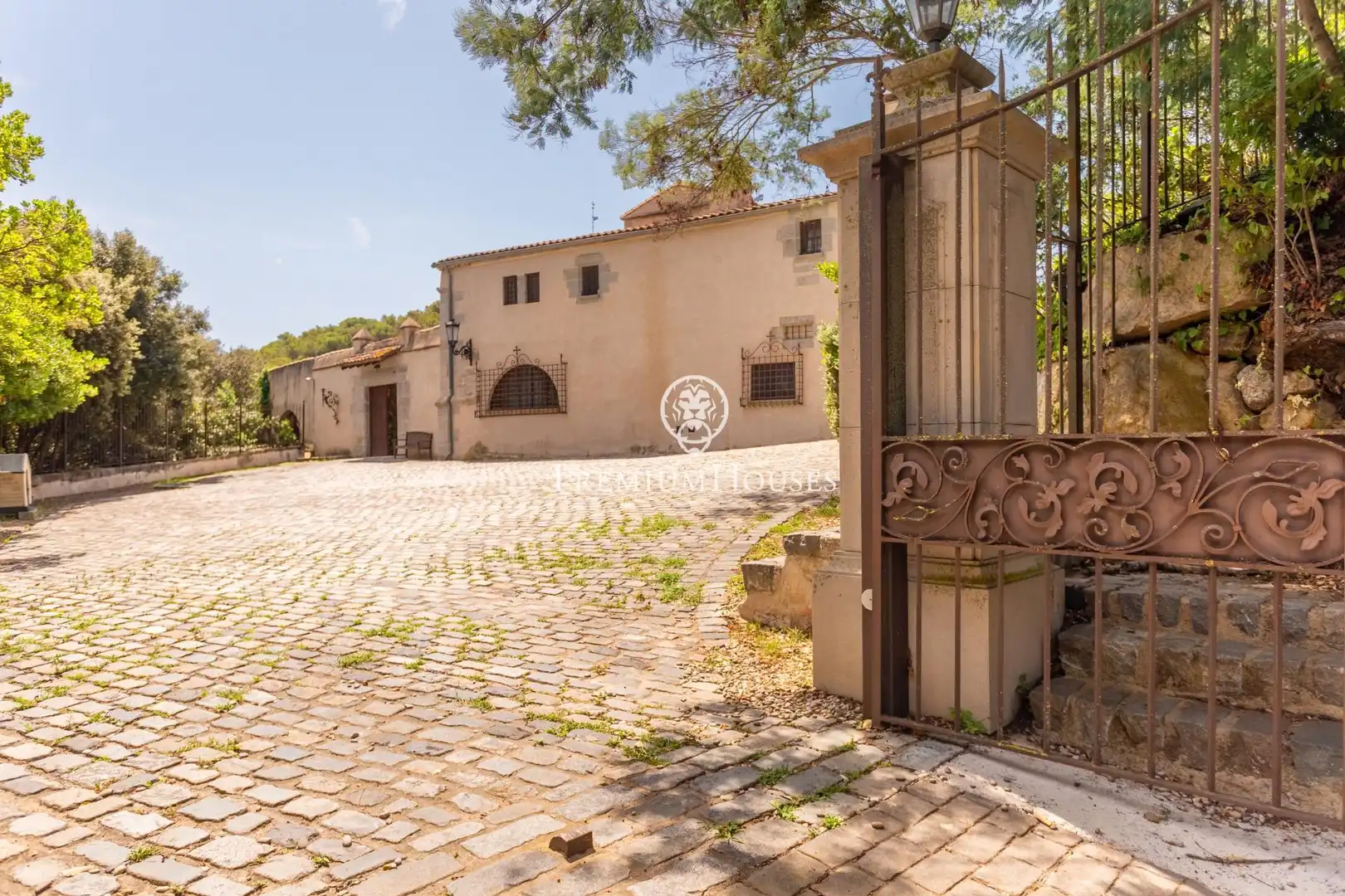 Vista exterior de Finca rústica en venda en Sant Andreu de Llavaneres amb Aire condicionat, Calefacció i Piscina