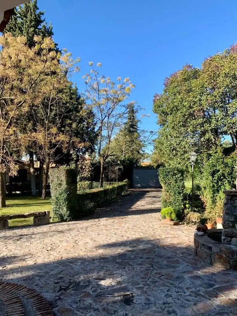 Vista exterior de Casa o chalet en venta en Úbeda con Jardín privado, Piscina y Balcón