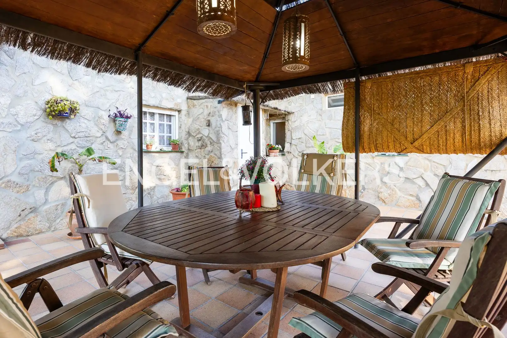Terrassa de Casa o xalet en venda en Chiclana de la Frontera amb Calefacció, Jardí privat i Terrassa