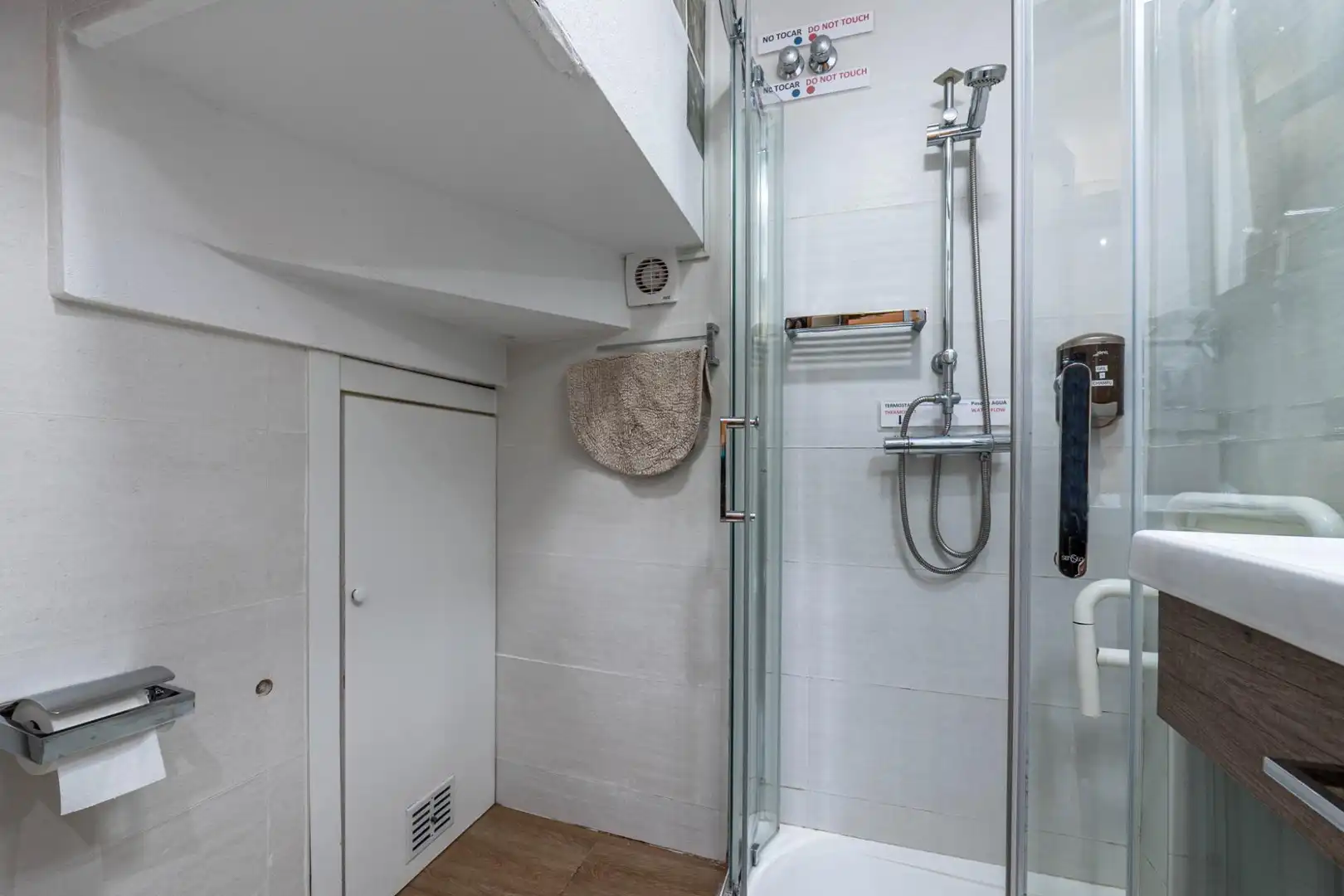 Baño de Casa o chalet en venta en Granada con Terraza y Balcón