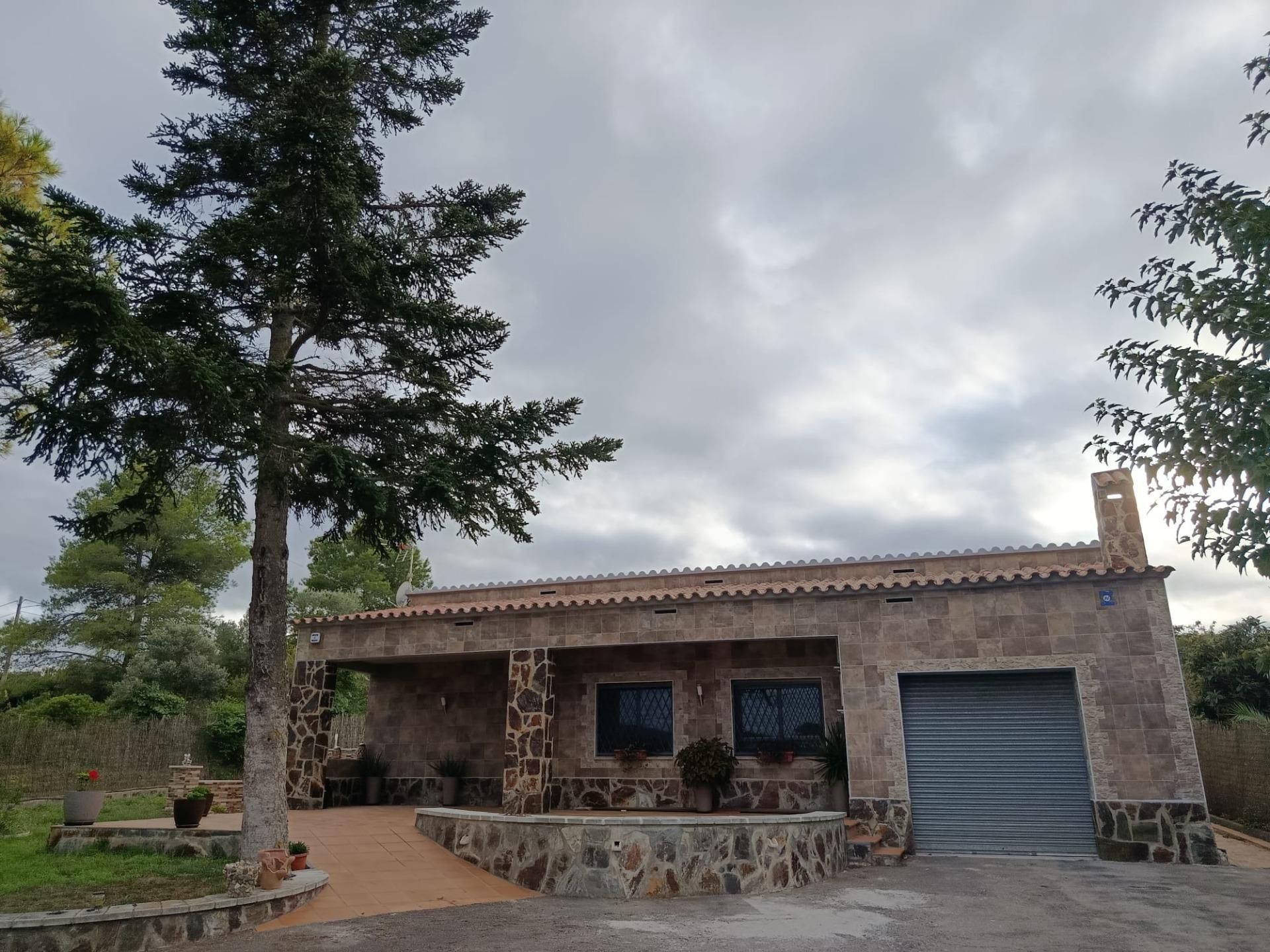 Vista exterior de Casa o chalet en venta en Avinyonet del Penedès con Aire acondicionado, Calefacción y Jardín privado