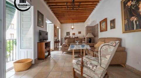 Casa de 555 m2 con 3 plantas y 2 locales comerciales junto al Ayuntamiento de Almuñécar