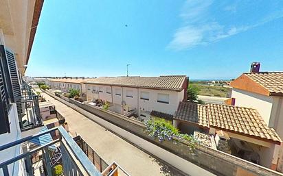 Exterior view of Single-family semi-detached for sale in Roda de Berà  with Terrace and Balcony