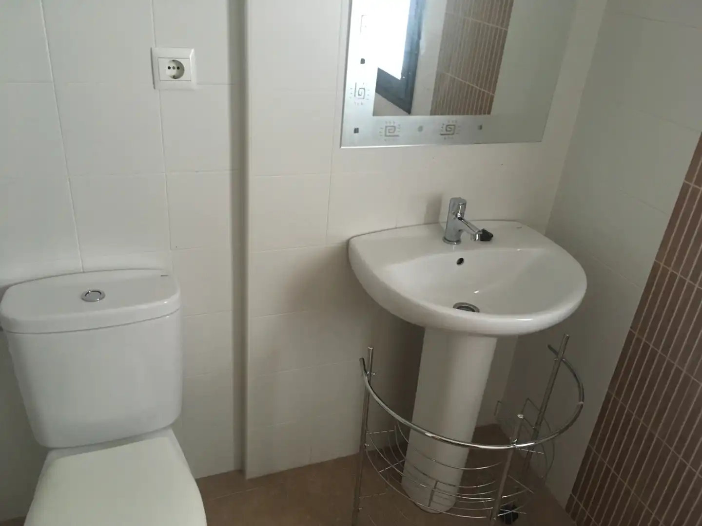 Bathroom of Detached homes for sale in La Muela  with Heating, Private garden and Parquet flooring