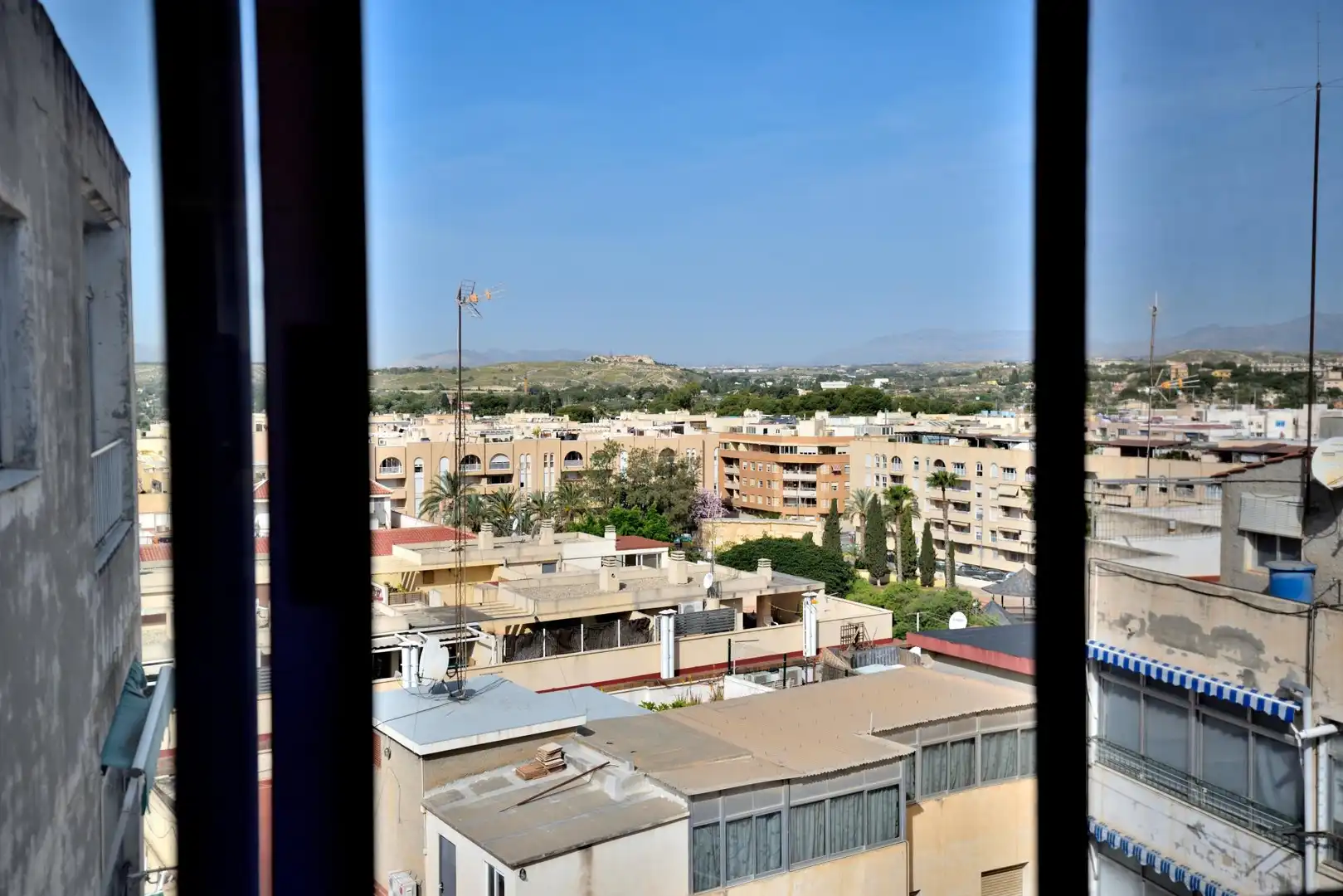 Vista exterior de Ático en venta en Sant Joan d'Alacant con Calefacción y Balcón