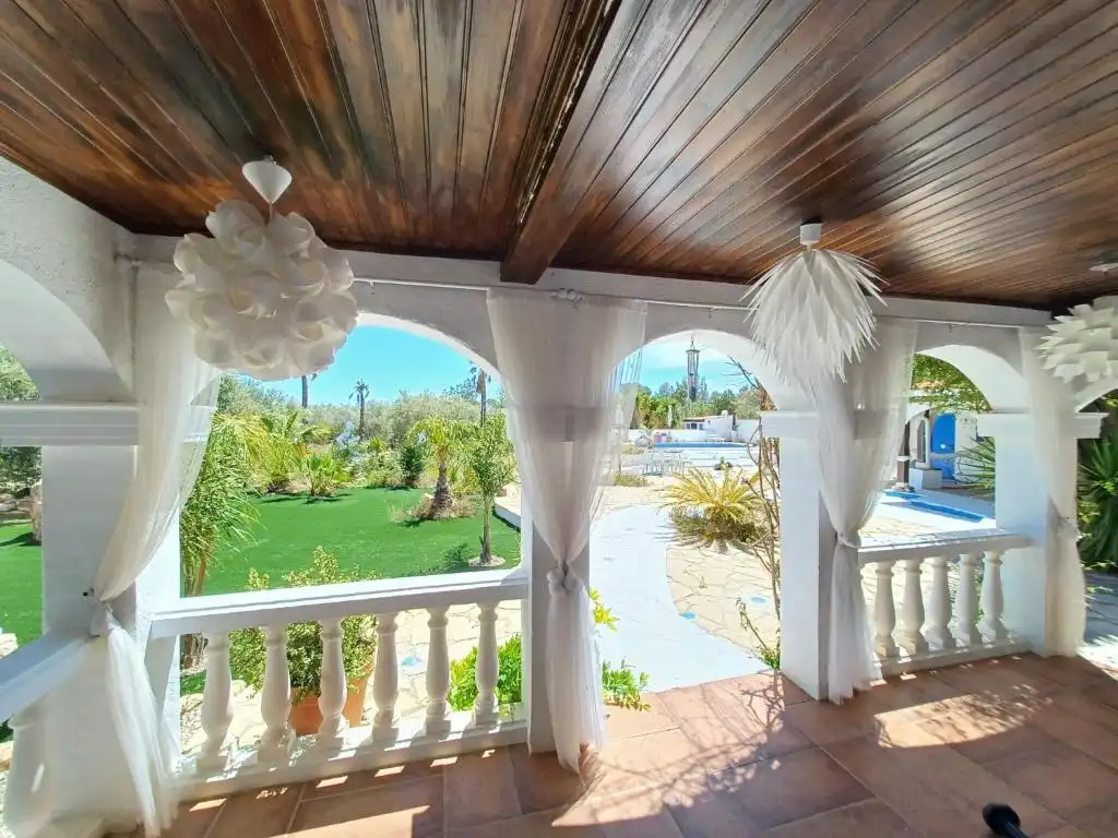 Terrasse von Haus oder Chalet zur Miete in L'Ametlla de Mar  mit Klimaanlage, Privatgarten und Schwimmbad