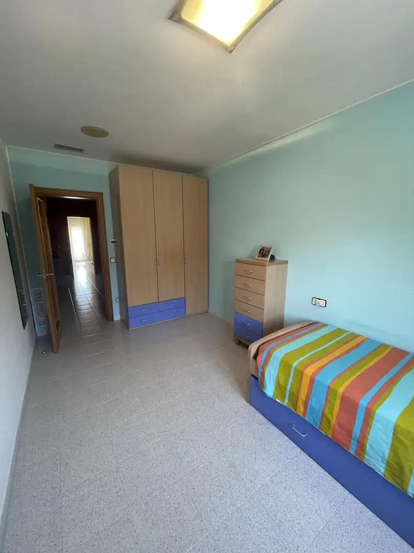 Habitación de Casa adosada en venta en Porqueres con Aire acondicionado, Terraza y Balcón