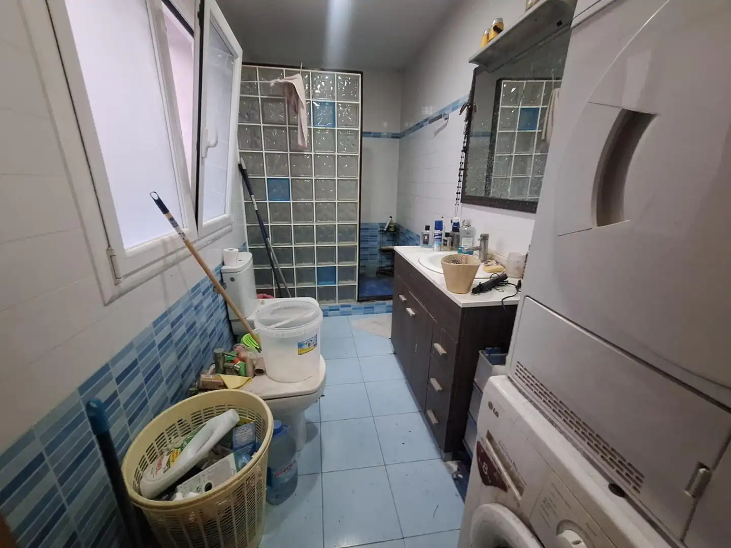 Bathroom of Flat for sale in Sabadell  with Balcony