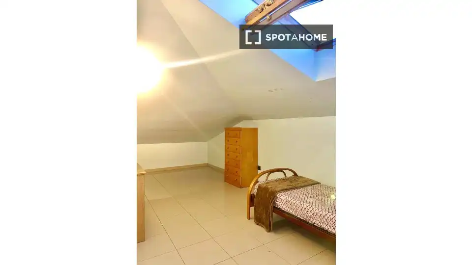 Habitación de Piso para compartir en Sabadell con Aire acondicionado, Terraza y Amueblado