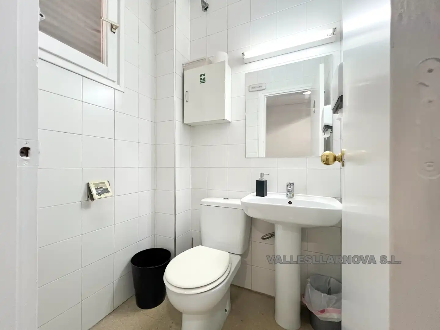 Baño de Local de alquiler en Mollet del Vallès con Aire acondicionado y Calefacción
