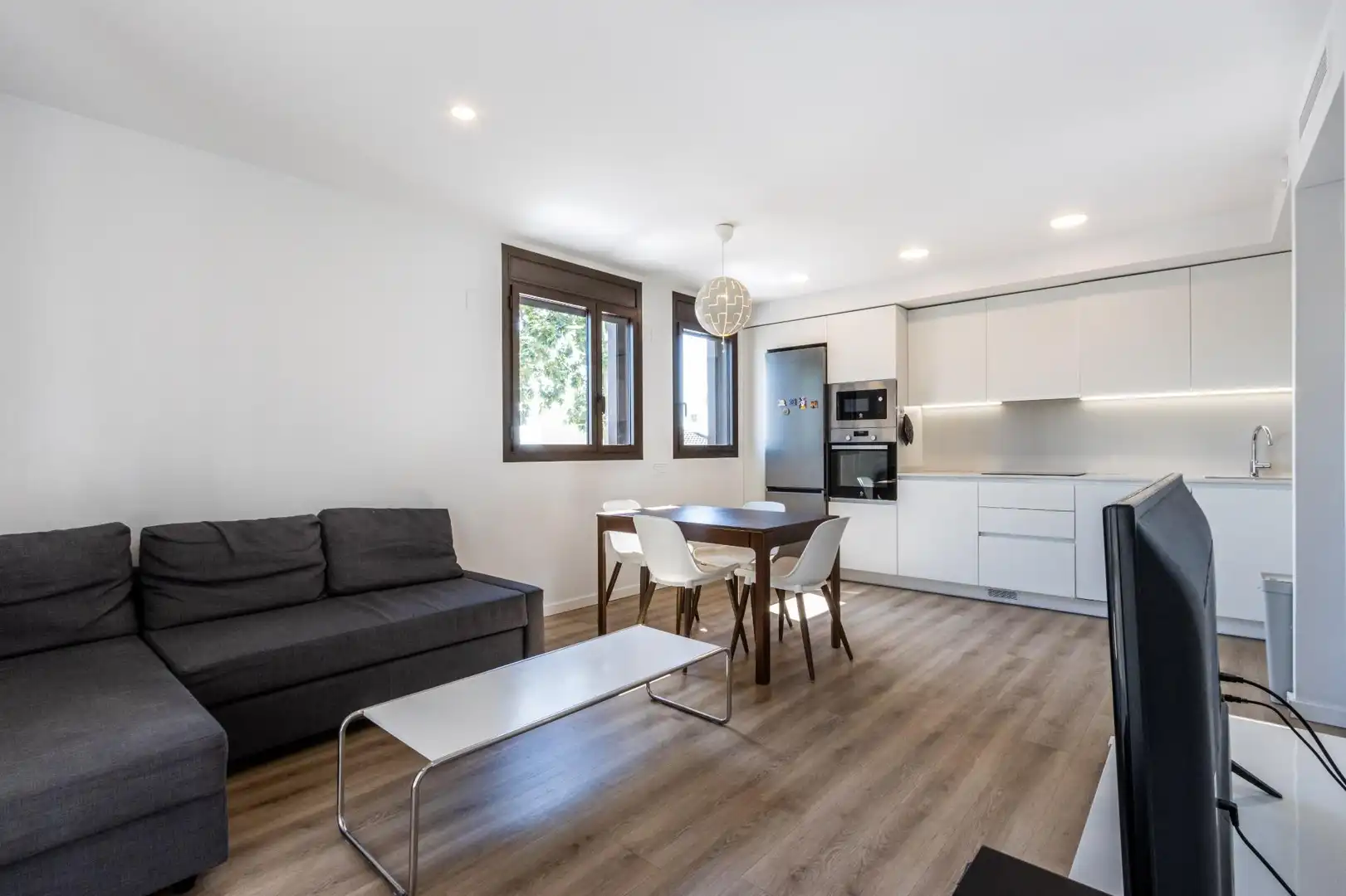 Living room of Flat for sale in Sabadell  with Heating, Terrace and Community pool